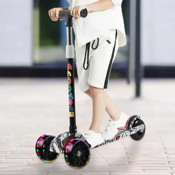 Kids Scooter Foldable Graffiti Scooter With Flash Wheel Non-slip Deck Height Adjustable Three Wheel Scooter For Outdoor - Image 3